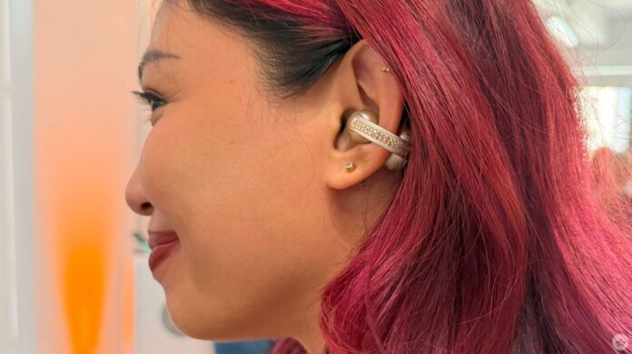 The Moto Buds Loop will be launched in Canada on 10 July