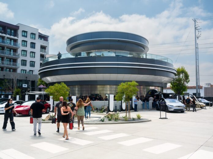 Tesla’s Diner opens, a side-mission from the future