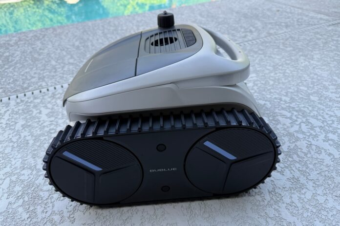 BuHybrid L6 Review: This corded swimming pool cleaner also has a battery