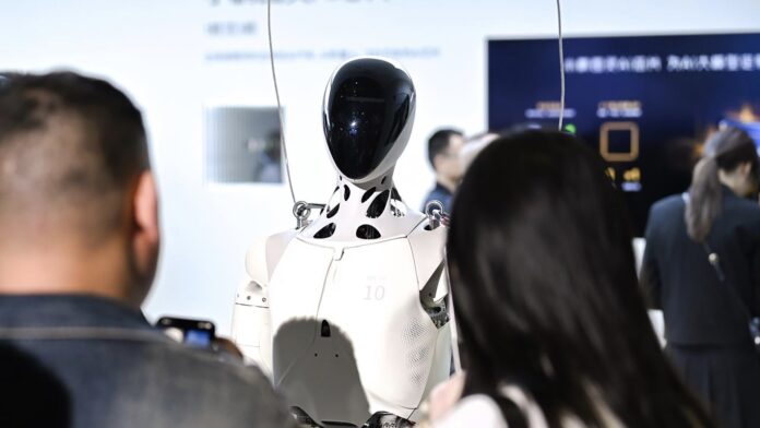 Xpeng will unveil a fifth-generation humanoid robot based on 70% of its EV technology