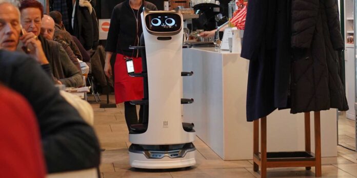 Researcher who found McDonald’s free-food hack turns her attention to Chinese restaurant robots