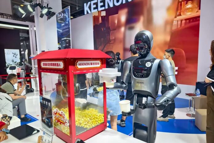 “Don’t operate as if you are alone”: Keenon CEO on surviving industry shakeouts.