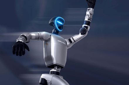 Humanoid robot teleoperator manages to kick himself where it hurts