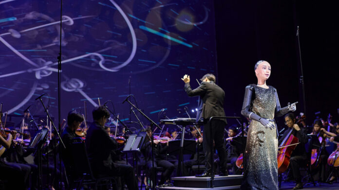 Live Hong Kong Concert Highlights How Creepy Humanoid Robots Really Are